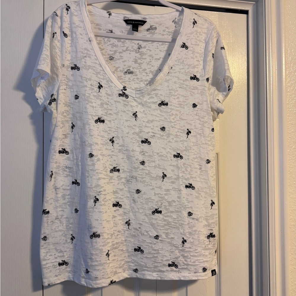 Rock & Republic White Tee with Motorcycle & Roses